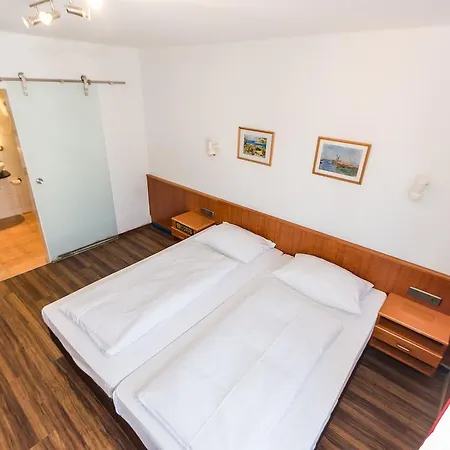 Am Friedensplatz 3* שטוטגרט